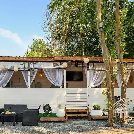 Kemp Aquadoria House *