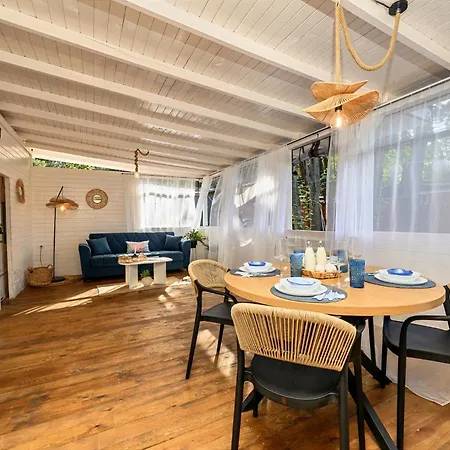 Kemp Aquadoria House