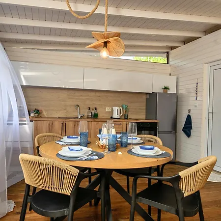Kemp Aquadoria House